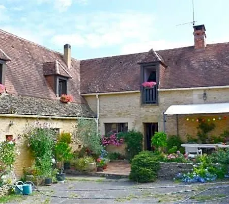 Halte Aux Places 住宿加早餐酒店 Marcillac-Saint-Quentin