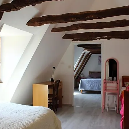 Halte Aux Places 住宿加早餐酒店 Marcillac-Saint-Quentin