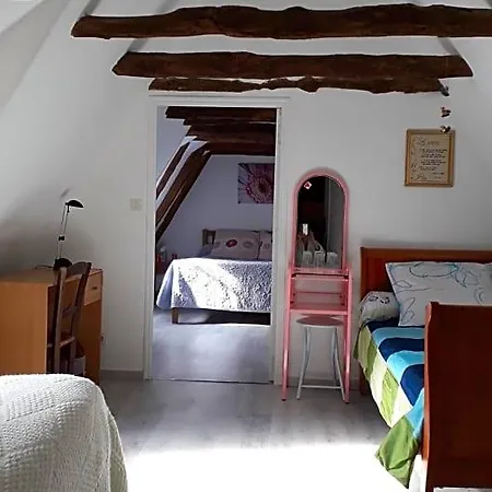 住宿加早餐酒店 Halte Aux Places Marcillac-Saint-Quentin