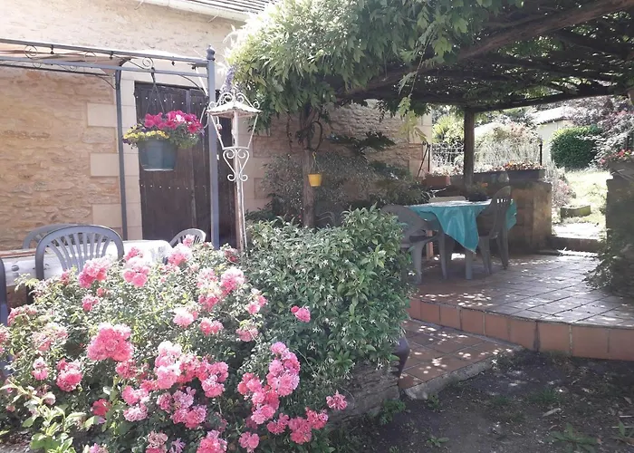 Frühstückspension Halte Aux Places Marcillac-Saint-Quentin