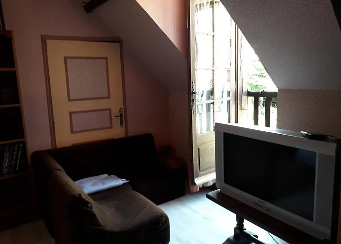 Frühstückspension Halte Aux Places Marcillac-Saint-Quentin