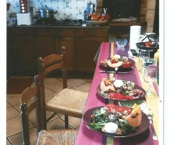 Frühstückspension Halte Aux Places Marcillac-Saint-Quentin