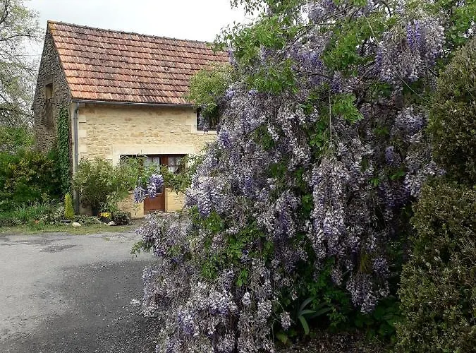 Frühstückspension Halte Aux Places Marcillac-Saint-Quentin