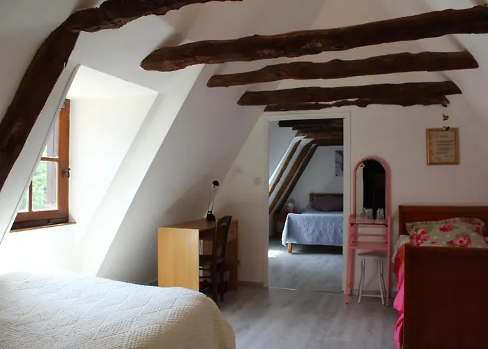 Halte Aux Places Marcillac-Saint-Quentin